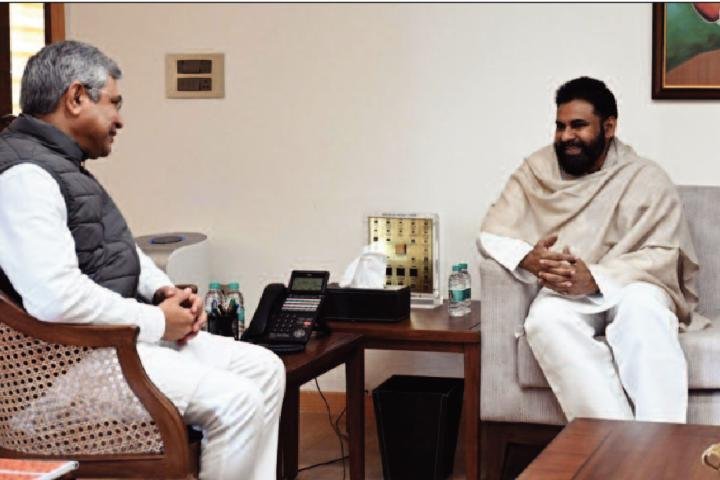 మోడల్ రైల్వే స్టేషన్ గా పిఠాపురం స్టేషన్